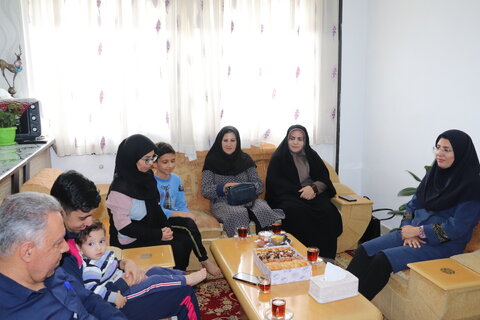 بازدید از خانواده همکار بهزیستی در آستانه دوازدهم آذر