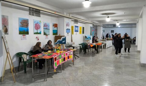 به مناسبت روز جهانی معلولان، نمایشگاهی از آثار هنری توان‌خواهان برگزار شد.