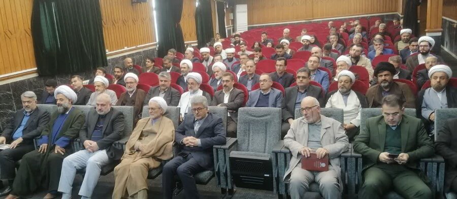 تقدیر از مدیرکل بهزیستی گیلان و دبیر شورای اقامه نماز در آیین تجلیل از دستگاه‌های برتر ترویج فرهنگ نماز ۱۴۰۳