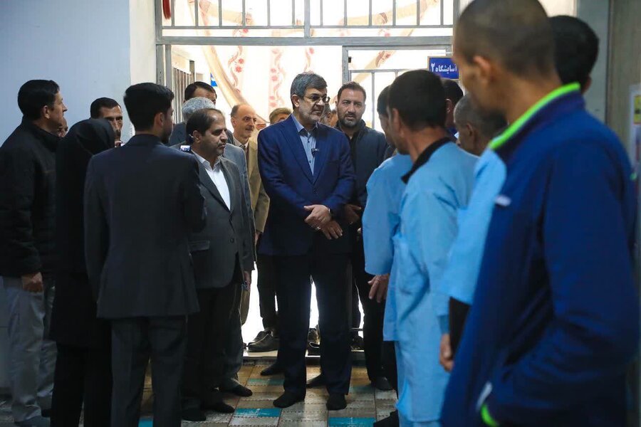 بازدید استاندار از مرکز درمان و بازتوانی بهزیستی