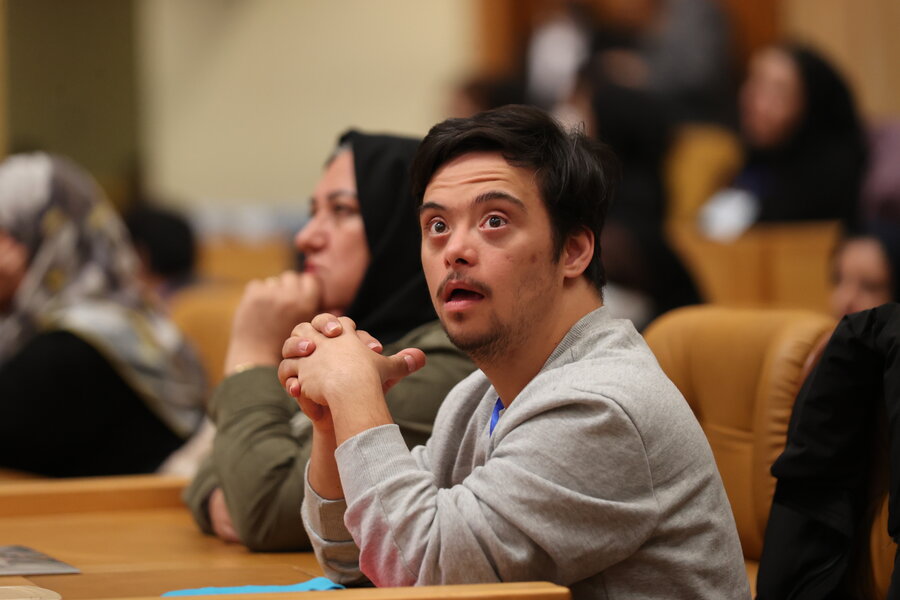 روز جهانی افراد دارای معلولیت با حضور رئیس جمهور (سالن اجلاس ) روز جهانی افراد دارای معلولیت با حضور رئیس جمهور (سالن اجلاس )