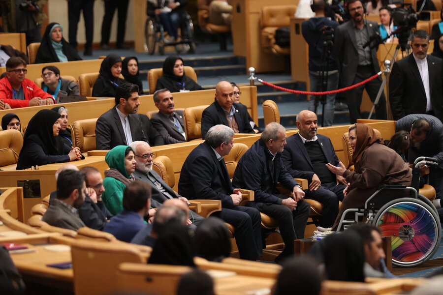 روز جهانی افراد دارای معلولیت با حضور رئیس جمهور (سالن اجلاس ) روز جهانی افراد دارای معلولیت با حضور رئیس جمهور (سالن اجلاس )