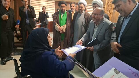 تقدیر از کارمندان دارای معلولیت اداره بهزیستی ساوجبلاغ به مناسبت هفته افراد دارای معلولیت
