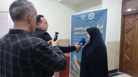 ساوجبلاغ | تقدیر از کارمندان دارای معلولیت اداره بهزیستی ساوجبلاغ / به مناسبت گرامیداشت هفته افراد دارای معلولیت