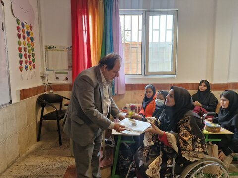 تقدیر از مددجوی موفق کرجی به مناسبت هفته جهانی افراد دارای معلولیت