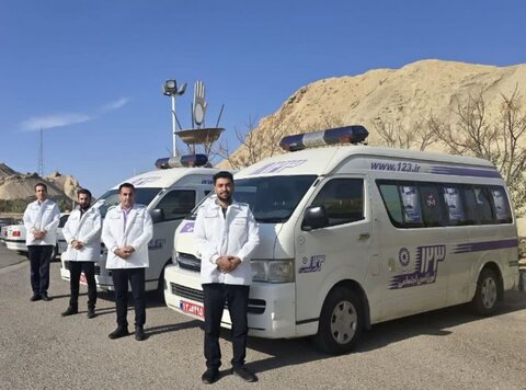 گزارش تصویری/حضور موثر و فعال پرسنل اورژانس اجتماعی (۱۲۳) (دو تیم سیار) در میز خدمت و غرفه مربوط به روز جهانی معلولین در جشن امروز و آگاه سازی خدمات