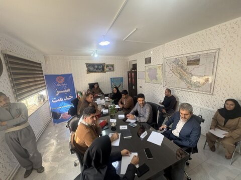 میز خدمت بهزیستی سروآباد به مناسبت هفته افراد دارای معلولیت برگزار شد