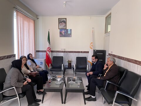 بازدید کارشناسان استانی حوزه معاونت سلامت اجتماعی از بهزیستی قروه