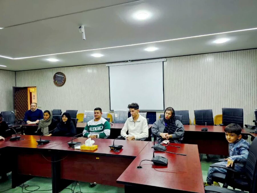 نشست صمیمانه جمعی از افراد دارای معلولیت موفق با فرماندار نظرآباد