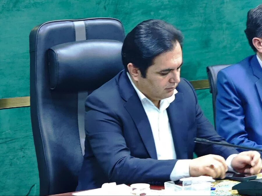 نشست صمیمانه جمعی از افراد دارای معلولیت موفق با فرماندار نظرآباد