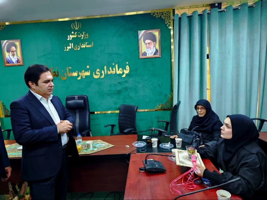 نشست صمیمانه جمعی از افراد دارای معلولیت موفق با فرماندار نظرآباد