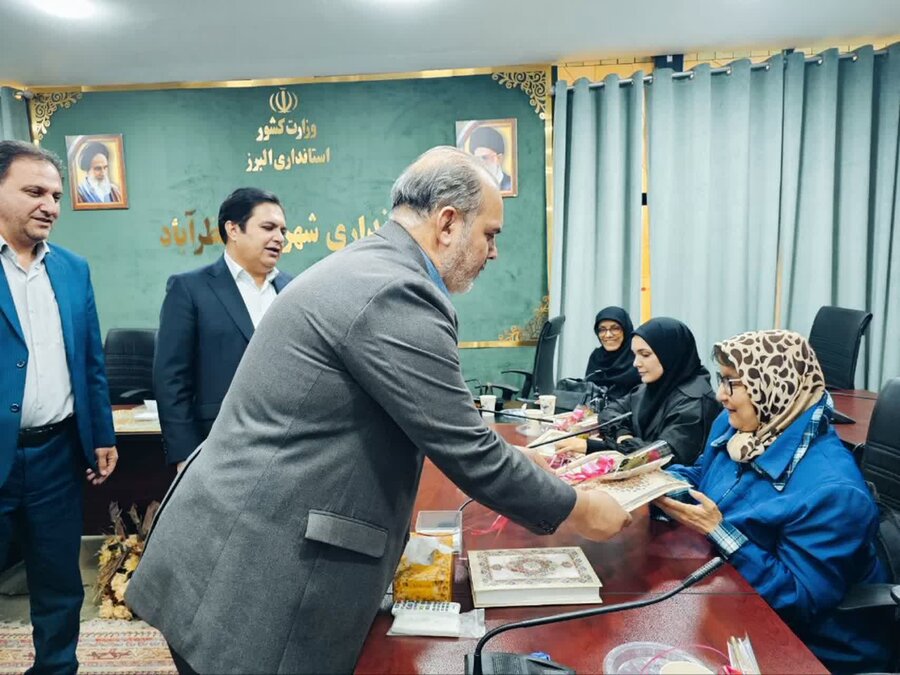 نشست صمیمانه جمعی از افراد دارای معلولیت موفق با فرماندار نظرآباد