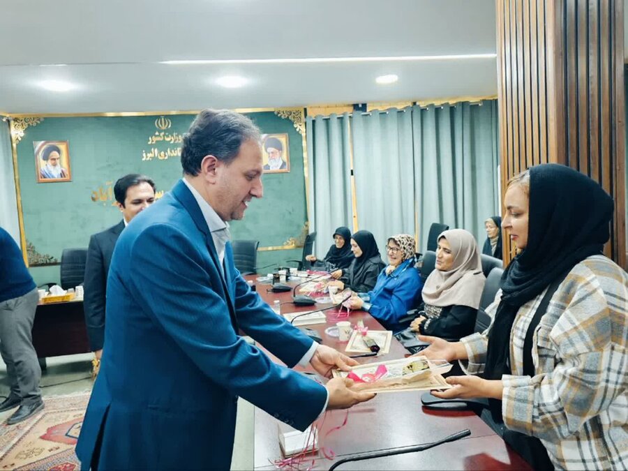 نشست صمیمانه جمعی از افراد دارای معلولیت موفق با فرماندار نظرآباد