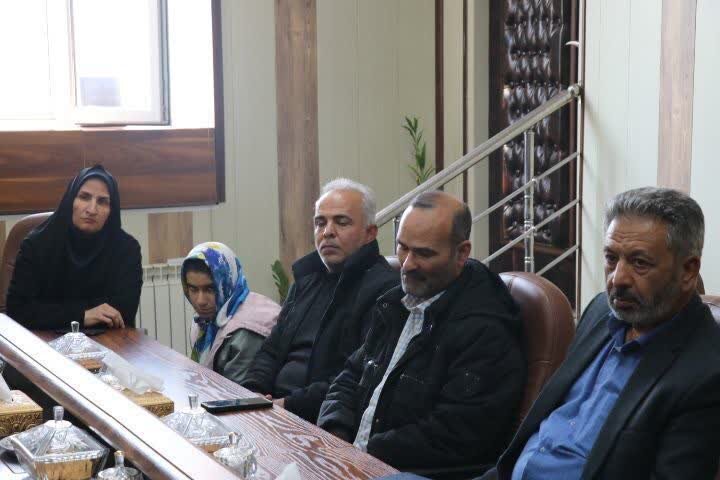 دیدار فرهیختگان و نخبگان معلول با فرماندار شهرستان زارچ 