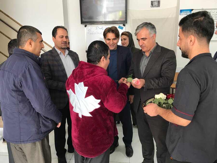 بازدید فرماندار سنندج از مرکز شبانهروزی «ساریژ» همزمان با هفته گرامیداشت افراد دارای معلولیت