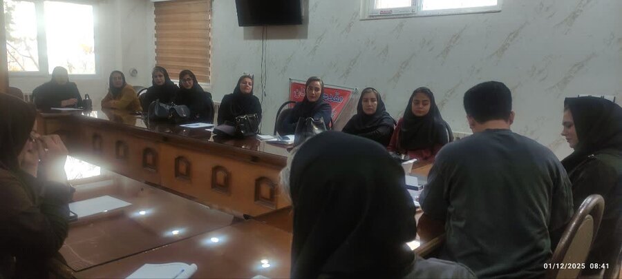دوره آموزشی پیشگیری از بیماری‌های رفتاری برای کارکنان و مدیران مراکز بهزیستی سقز برگزار شد 