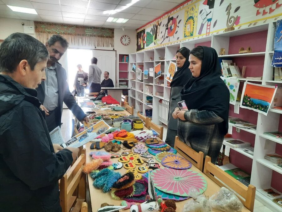 نمایشگاه نقاشی و صنایع‌ دستی ویژه افراد دارای معلولیت در شهر صاحب برگزار شد 
