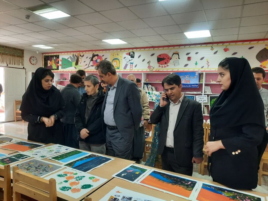 نمایشگاه نقاشی و صنایع‌ دستی ویژه افراد دارای معلولیت در شهر صاحب برگزار شد 
