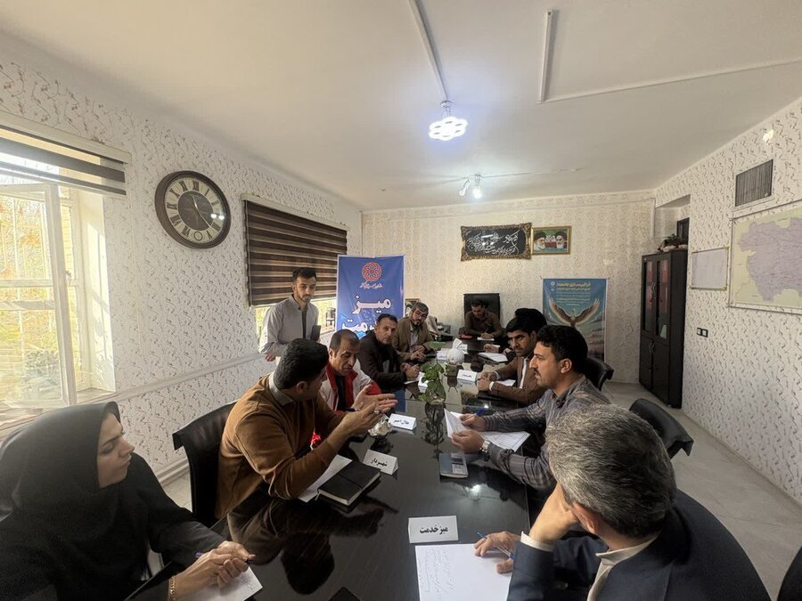 میز خدمت بهزیستی سروآباد به مناسبت هفته افراد دارای معلولیت برگزار شد 
