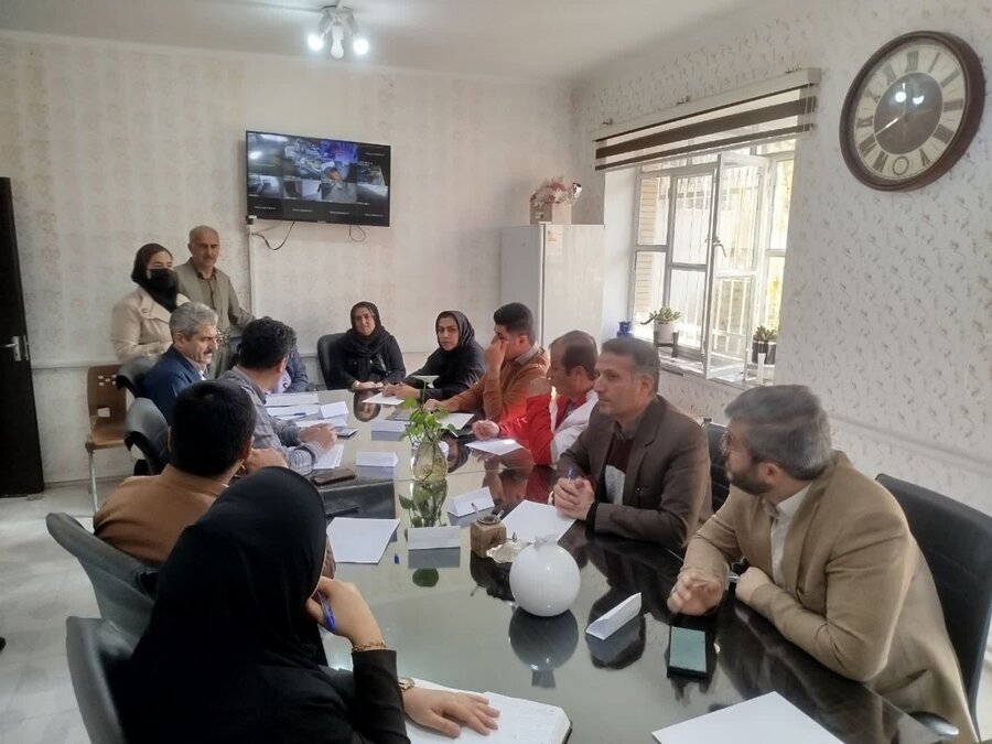 میز خدمت بهزیستی سروآباد به مناسبت هفته افراد دارای معلولیت برگزار شد 
