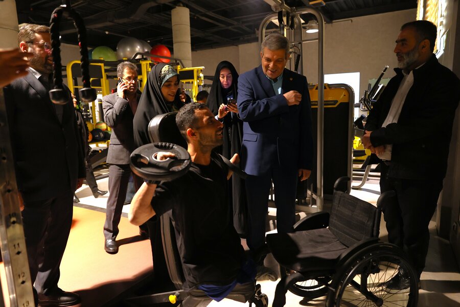 اهداء نشان مناسب سازی موسسه خیریه بهشت امام رضا (ع)