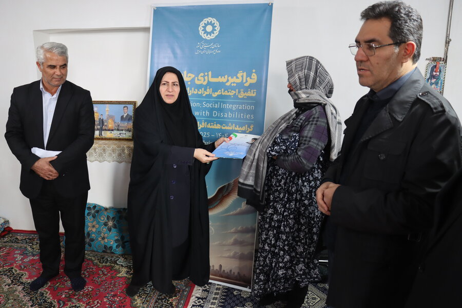 دلجویی فرماندار شهرستان اردبیل از خانواده دارای سه فرزند دارای معلولیت