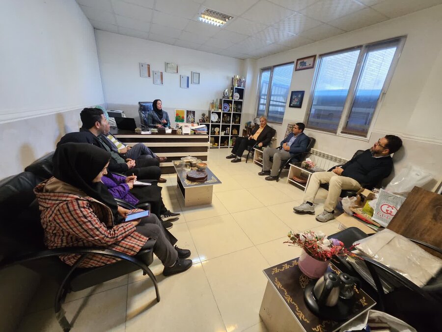 بازدید رئیس بهزیستی شهرستان قروه از انجمن باران