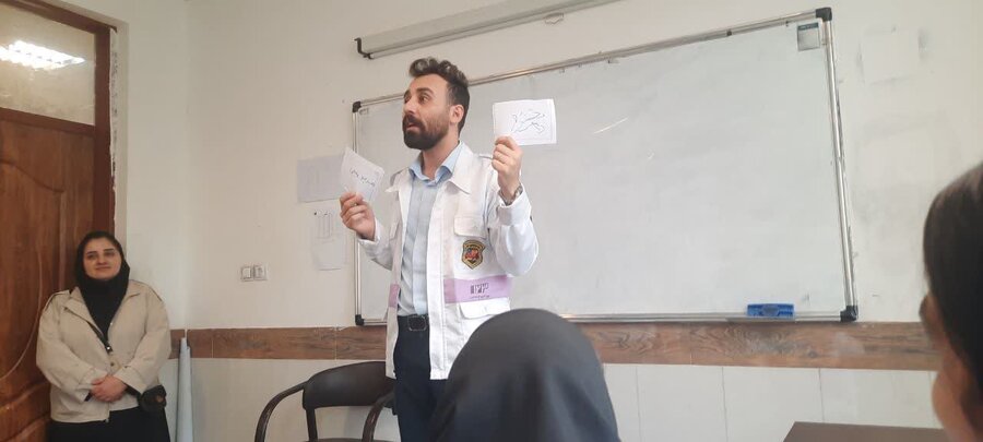 حضور اورژانس اجتماعی در مدرسه دخترانه مالوجه