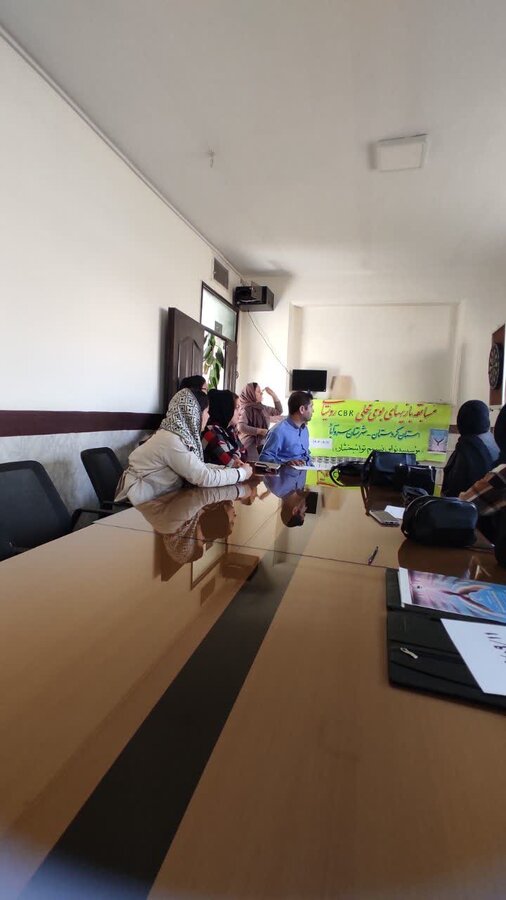 بازی‌های بومی و محلی به مناسبت هفته افراد دارای معلولیت در سروآباد برگزار شد 
