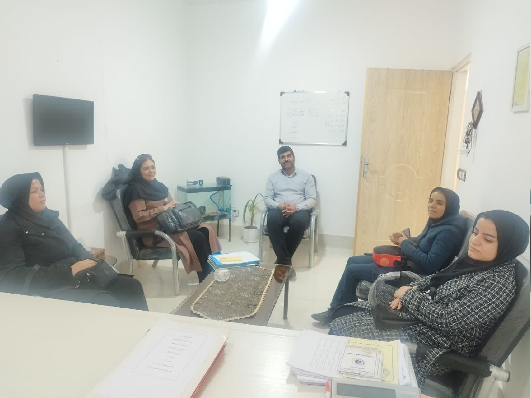 بازدید مشترک تیم استانی و شهرستانی از منازل مددجویان، کارگاه اشتغال و مرکز ۳۳۴ در فامنین