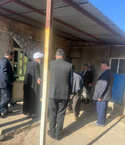 اشتهارد | امام جمعه،بخشدار مركزى و رئيس بهزيستى اشتهارد با خانواده هاى داراى دو عضو معلول دیدار کردند