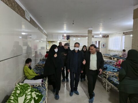 دکتر علیرضا عباسی نماینده مجلس و مدیرکل بهزیستی البرز از مرکز نگهداری از دختران دارای معلولیت ذهنی نسترن بازدید کردند