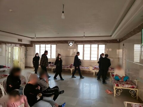 دکتر علیرضا عباسی نماینده مجلس و مدیرکل بهزیستی البرز از مرکز نگهداری از دختران دارای معلولیت ذهنی نسترن بازدید کردند