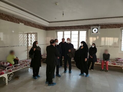 دکتر علیرضا عباسی نماینده مجلس و مدیرکل بهزیستی البرز از مرکز نگهداری از دختران دارای معلولیت ذهنی نسترن بازدید کردند