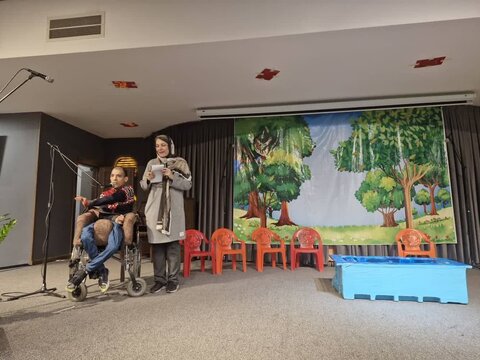 حضور مدیرکل بهزیستی البرز در تئاتر ویژه روز جهانی معلولین /حمایت از توانمندی کودکان دارای ناتوانی