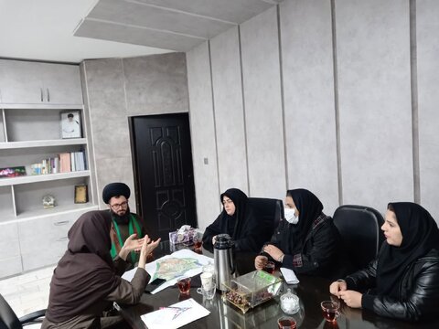 ساوجبلاغ | نشست تخصصی بهزیستی و شرکت عمران درباره احداث ساختمان اورژانس اجتماعی در شهر مهستان