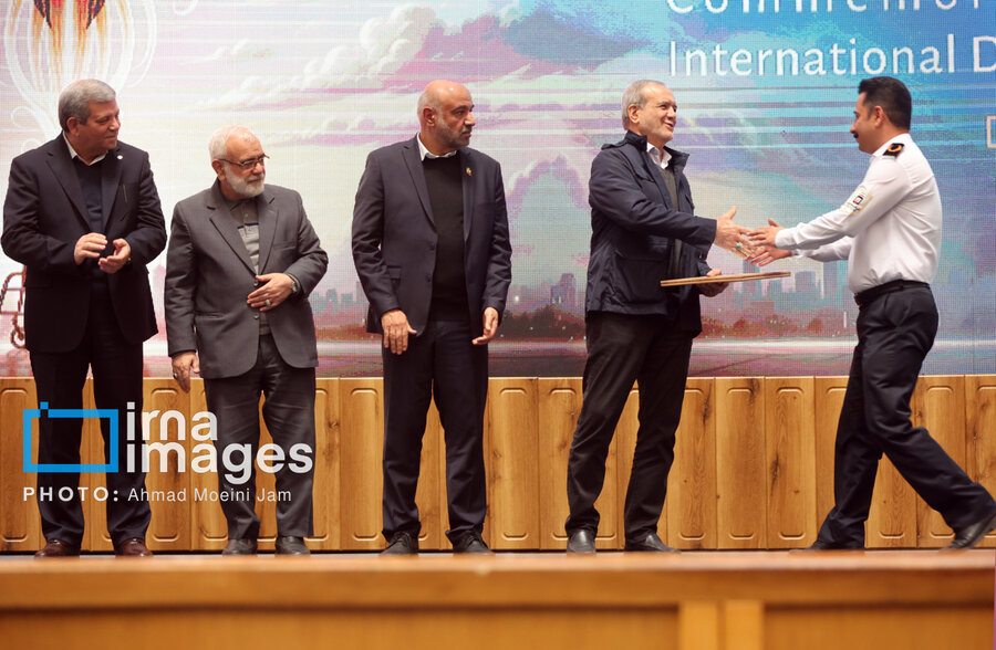در رسانه| رئیس جمهور از رئیس آتش‌نشانی کاشان تقدیر کرد