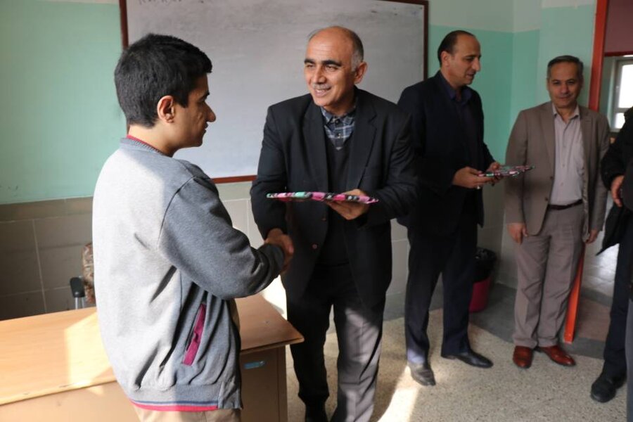 بازدید مدیرکل بهزیستی آذربایجان‌غربی از مدرسه استثنایی  به مناسبت هفته افراد دارای معلولیت با رویکرد «فراگیرسازی جامعه و تلفیق اجتماعی»