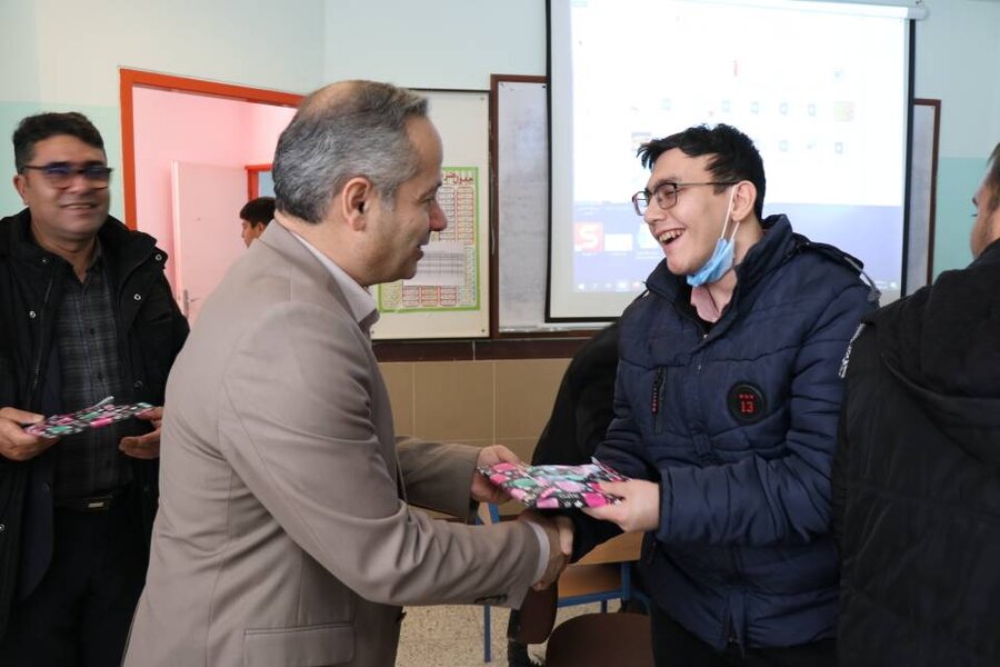 بازدید مدیرکل بهزیستی آذربایجان‌غربی از مدرسه استثنایی  به مناسبت هفته افراد دارای معلولیت با رویکرد «فراگیرسازی جامعه و تلفیق اجتماعی»