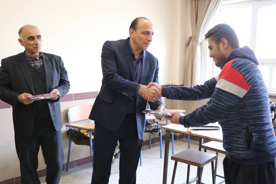 بازدید مدیرکل بهزیستی آذربایجان‌غربی از مدرسه استثنایی  به مناسبت هفته افراد دارای معلولیت با رویکرد «فراگیرسازی جامعه و تلفیق اجتماعی»