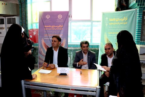 حضور مدیرکل بهزیستی خوزستان در میز خدمت مصلی اهواز به مناسبت هفته افراد دارای معلولیت