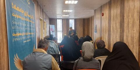 طالقان | به مناسبت گرامیداشت هفته افراد دارای معلولیت/ کلاس آموزشی پیشگیری از پوکی استخوان برگزار شد