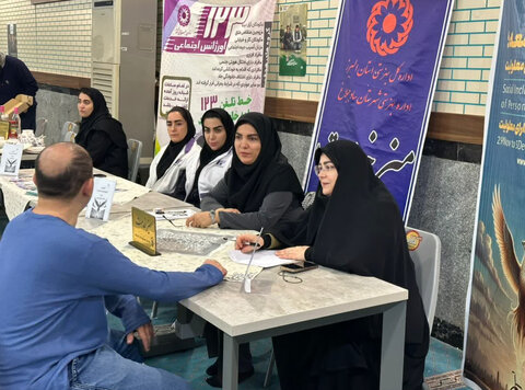 ساوجبلاغ |  میز خدمت به مناسبت هفته افراد دارای معلولیت در نماز جمعه هشتگرد برپا شد