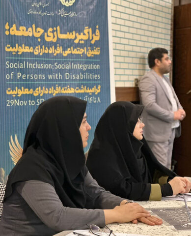 ساوجبلاغ |  میز خدمت به مناسبت هفته افراد دارای معلولیت در نماز جمعه هشتگرد برپا شد