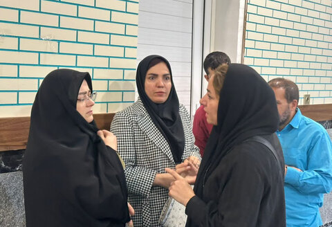 ساوجبلاغ |  میز خدمت به مناسبت هفته افراد دارای معلولیت در نماز جمعه هشتگرد برپا شد