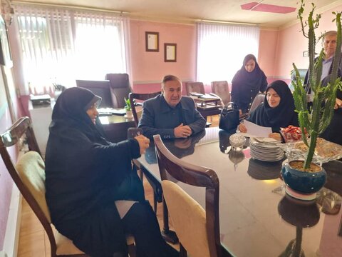 آذر-شرقی-بازدی نوین نماینده مجلس از مرکز نگهداری معلولین روان آسا