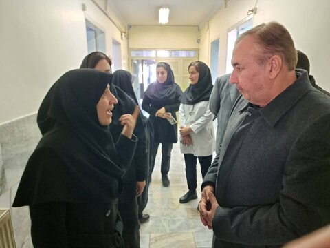 آذر-شرقی-بازدی نوین نماینده مجلس از مرکز نگهداری معلولین روان آسا