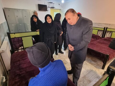 آذر-شرقی-بازدی نوین نماینده مجلس از مرکز نگهداری معلولین روان آسا