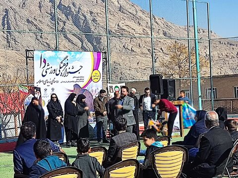 حضور معلولین و جامعه هدف بهزیستی تفت در جشنواره فرهنگی ورزشی دا در روستای اسلامیه