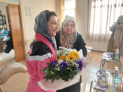 آذر-شرقی- آویژه